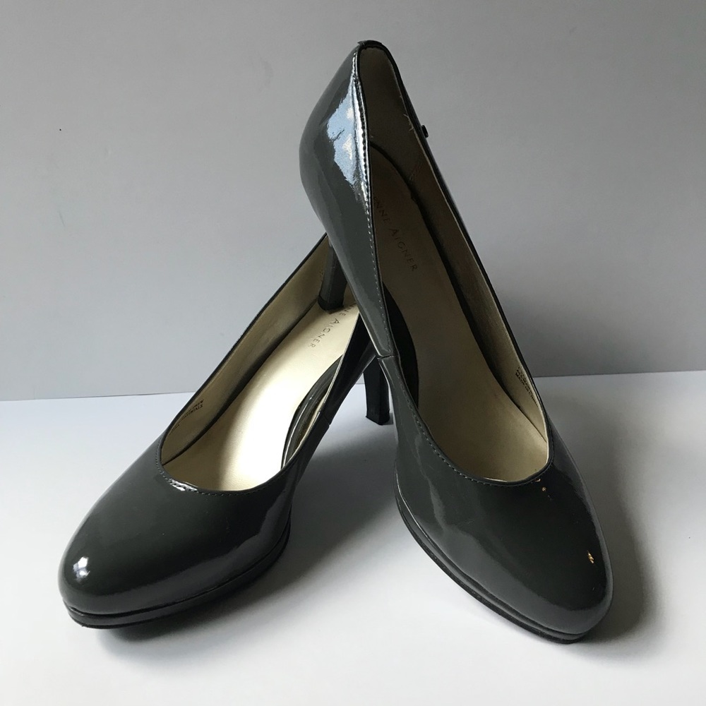 Etienne Aigner grey round toe patent pumps
